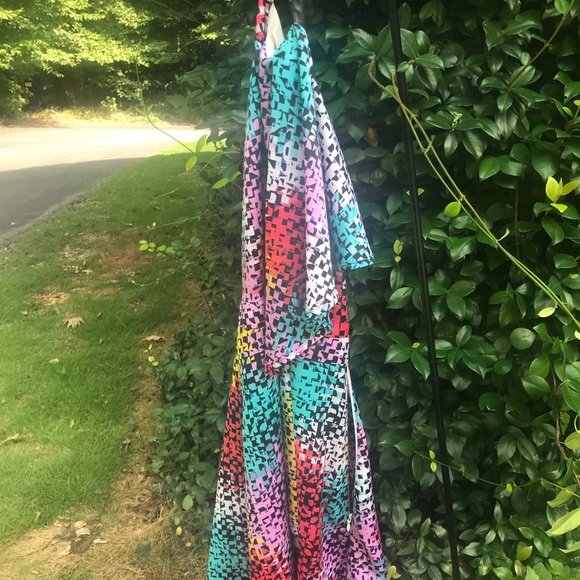 Cynthia Steffe Sleeveless Halter dress size 2 - Picture 2 of 4